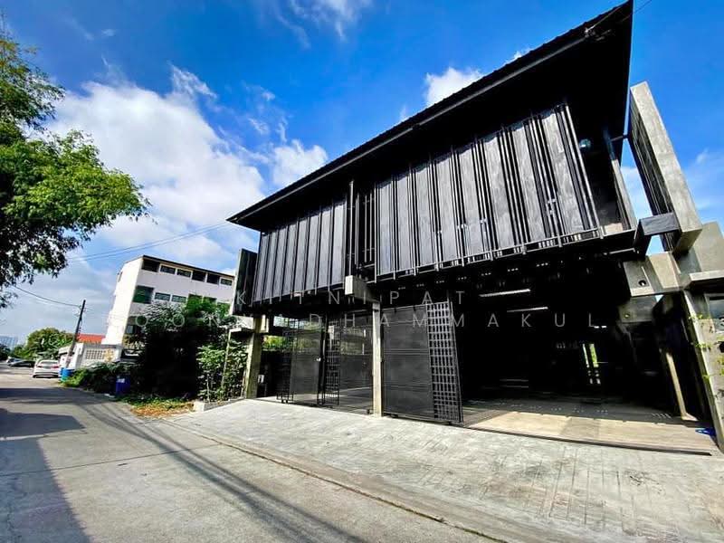 3-BR Semi-detached House, Bangkok, Sam Wa Tawan Tok, Khlong Sam Wa, Bangkok, 3 Bedrooms, 150 sqm, Semi-Detached House (Twin House) For Sale, by Kitnipat Boonyadhammakul, 500515589 - DDproperty.com