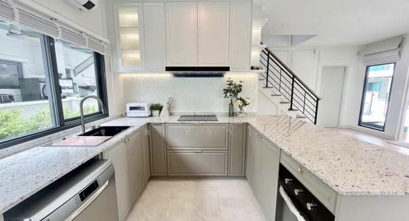 Centro Bangna, Samut Prakan, 111 Soi 3, Bang Kaeo, Bang Plee, Samut Prakan, 4 Bedrooms, 280 sqm, Single Detached House For Rent, by Rattapon Sivamok, 500515603 - DDproperty.com