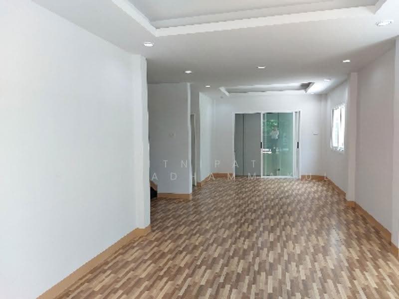 บ้าน 4-ห้องนอน, กรุงเทพ, สามวาตะวันออก, คลองสามวา, กรุงเทพ, 220 ตร.ม., บ้านเดี่ยว ขาย, โดย Kitnipat Boonyadhammakul, 500515611 - DDproperty.com
