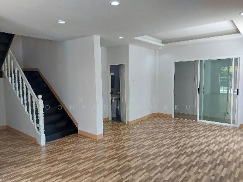 4-BR House, Bangkok, Sam Wa Tawan Ok, Khlong Sam Wa, Bangkok, 4 Bedrooms, 220 sqm, Single Detached House For Sale, by Kitnipat Boonyadhammakul, 500515611 - DDproperty.com