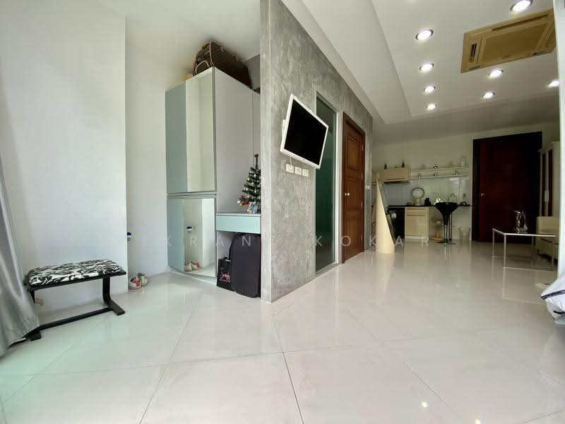 Park Royal 1 Pratumnak, Chon Buri (Pattaya), พระตำหนัก พระตำหนัก, Nong Pru, Bang Lamung (Pattaya), Chon Buri (Pattaya), 1 Bedroom, 42 sqm, Condo For Sale, by Vikrant Kokar, 500515653 - DDproperty.com