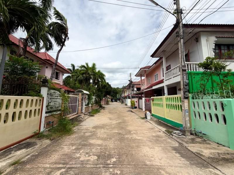 หมู่บ้านพี.พี.แลนด์โครงการ1 ลพบุรี, Lop Buri, Tha Sala, Muang Lop Buri, Lop Buri, 2 Bedrooms, 150 sqm, Townhouse For Sale, by The Best Property แป้ง, 500515729 - DDproperty.com