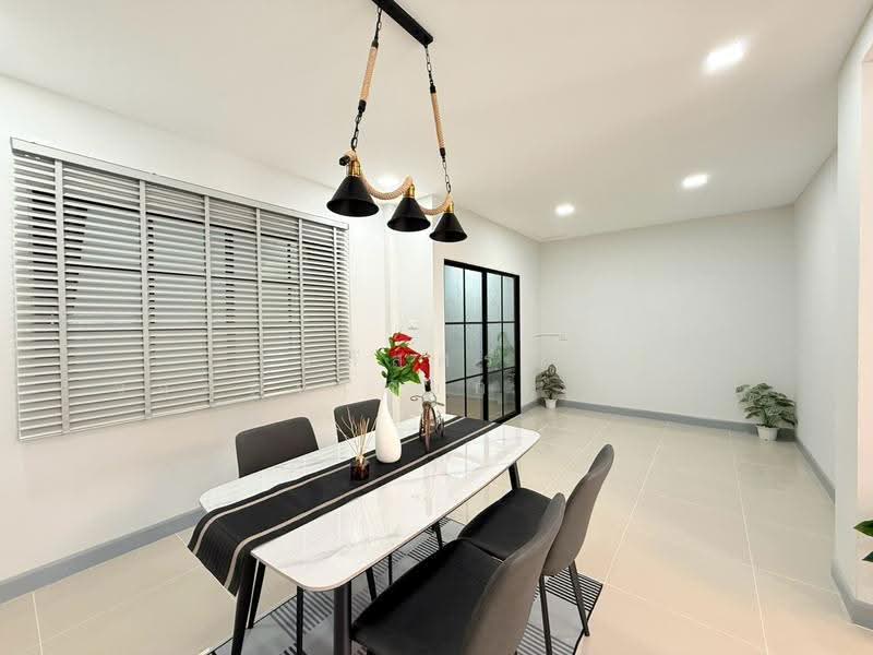 หมู่บ้านรื่นฤดี5 ถนนหทัยราษฎร์ คลองสามวา, Bangkok, หทัยราษฎร์, Bang Chun, Khlong Sam Wa, Bangkok, 4 Bedrooms, 88 sqm, Townhouse For Sale, by นภัสศรณ์ วงศ์สินไทยกร (นันท์), 500515740 - DDproperty.com