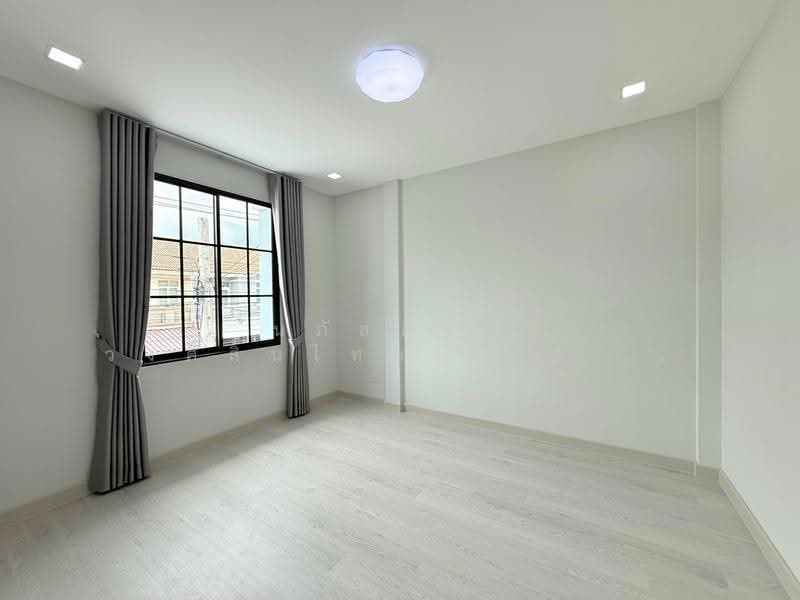 หมู่บ้านรื่นฤดี5 ถนนหทัยราษฎร์ คลองสามวา, Bangkok, หทัยราษฎร์, Bang Chun, Khlong Sam Wa, Bangkok, 4 Bedrooms, 88 sqm, Townhouse For Sale, by นภัสศรณ์ วงศ์สินไทยกร (นันท์), 500515740 - DDproperty.com