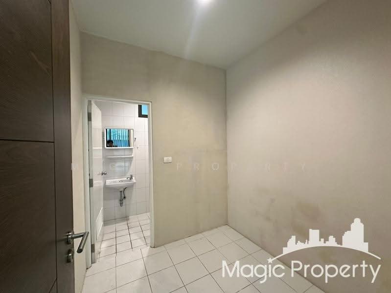 The Park Lane 22, Bangkok, 42 Soi Pridi Banomyong 45, Khlong Tan Nua, Watthana, Bangkok, 3 Bedrooms, 300 sqm, Townhouse For Rent, by Magic Property, 500515779 - DDproperty.com