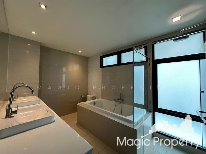 The Park Lane 22, Bangkok, 42 Soi Pridi Banomyong 45, Khlong Tan Nua, Watthana, Bangkok, 3 Bedrooms, 300 sqm, Townhouse For Rent, by Magic Property, 500515779 - DDproperty.com