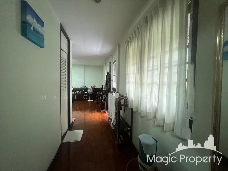 Single House in Ekkamai Soi 3, Bangkok, สุขุมวิท 63, Khlong Tan Nua, Watthana, Bangkok, 3 Bedrooms, 300 sqm, Single Detached House For Sale, by Magic Property, 500515819 - DDproperty.com