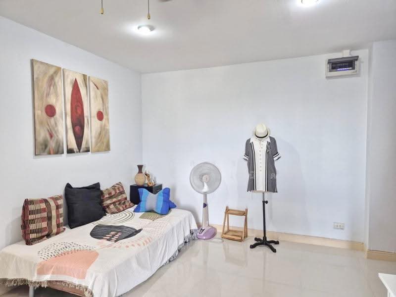The Living Tower, Bangkok, Bang Chak, Phra Khanong, Bangkok, 2 Bedrooms, 62 sqm, Condo For Rent, by Napassorn Chankamnoed, 500515885 - DDproperty.com