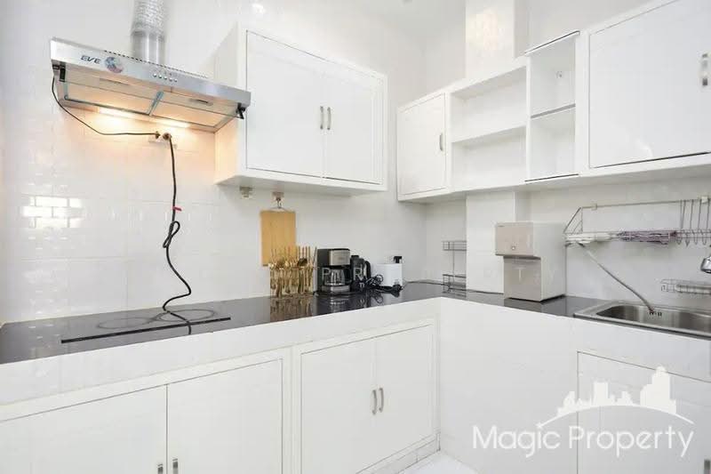 Townhouse in Pracharat Bamphen 17 for Sale, Bangkok, Samsen Nok, Huai Khwang, Bangkok, 4 Bedrooms, 270 sqm, Townhouse For Sale, by Magic Property, 500515931 - DDproperty.com