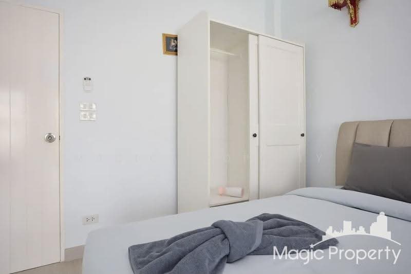 Townhouse in Pracharat Bamphen 17 for Sale, Bangkok, Samsen Nok, Huai Khwang, Bangkok, 4 Bedrooms, 270 sqm, Townhouse For Sale, by Magic Property, 500515931 - DDproperty.com