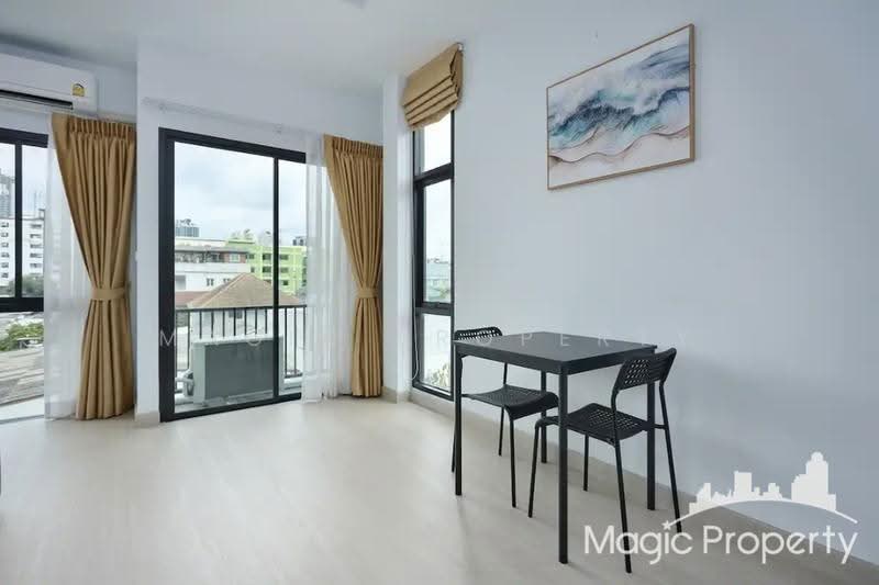 Townhouse in Pracharat Bamphen 17 for Sale, Bangkok, Samsen Nok, Huai Khwang, Bangkok, 4 Bedrooms, 270 sqm, Townhouse For Sale, by Magic Property, 500515931 - DDproperty.com