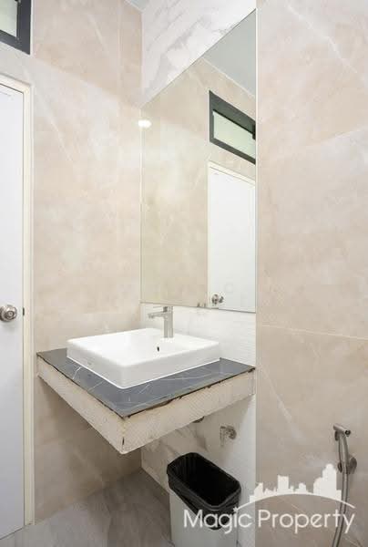 Townhouse in Pracharat Bamphen 17 for Sale, Bangkok, Samsen Nok, Huai Khwang, Bangkok, 4 Bedrooms, 270 sqm, Townhouse For Sale, by Magic Property, 500515931 - DDproperty.com