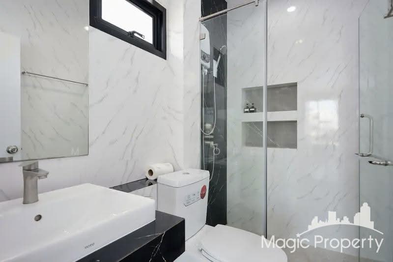 Townhouse in Pracharat Bamphen 17 for Sale, Bangkok, Samsen Nok, Huai Khwang, Bangkok, 4 Bedrooms, 270 sqm, Townhouse For Sale, by Magic Property, 500515931 - DDproperty.com