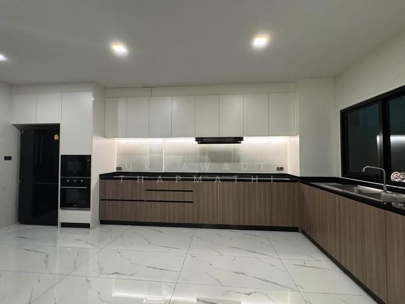Chokchai Village 9, Chon Buri (Pattaya), Bang Lamung, Bang Lamung (Pattaya), Chon Buri (Pattaya), 5 Bedrooms, 300 sqm, Villa For Rent, by Pukkawadee Thapmathi, 500515940 - DDproperty.com
