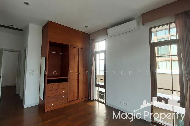 Baan Sansiri Sukhumvit 67, Bangkok, 32 Soi Sukhumvit 67, Phra Kanong Nua, Watthana, Bangkok, 4 Bedrooms, 380 sqm, Single Detached House For Sale, by Magic Property, 500515970 - DDproperty.com