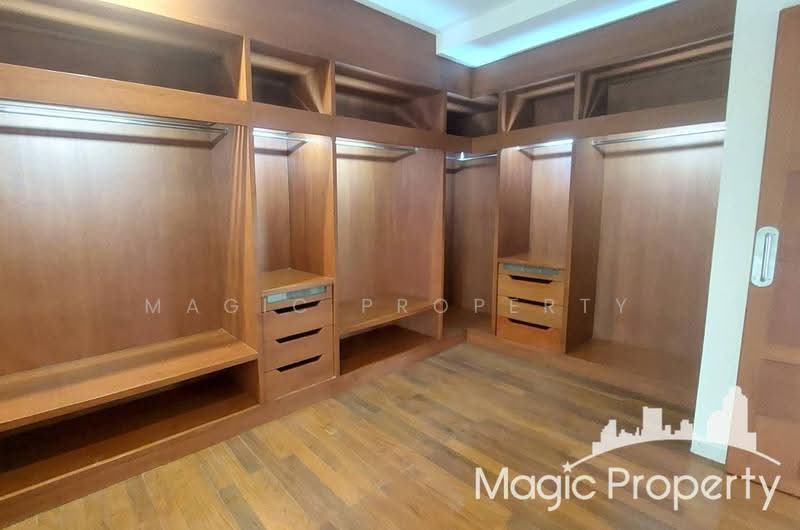 Baan Sansiri Sukhumvit 67, Bangkok, 32 Soi Sukhumvit 67, Phra Kanong Nua, Watthana, Bangkok, 4 Bedrooms, 380 sqm, Single Detached House For Sale, by Magic Property, 500515970 - DDproperty.com