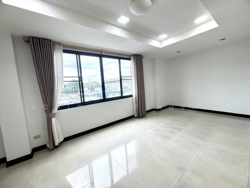 หมู่บ้านรีเจ้นท์รัชดา, กรุงเทพ, สหการประมูล, ห้วยขวาง, กรุงเทพ, 500 ตร.ม., สำนักงาน ให้เช่า, โดย Achiwara Panusan, 500515982 - DDproperty.com