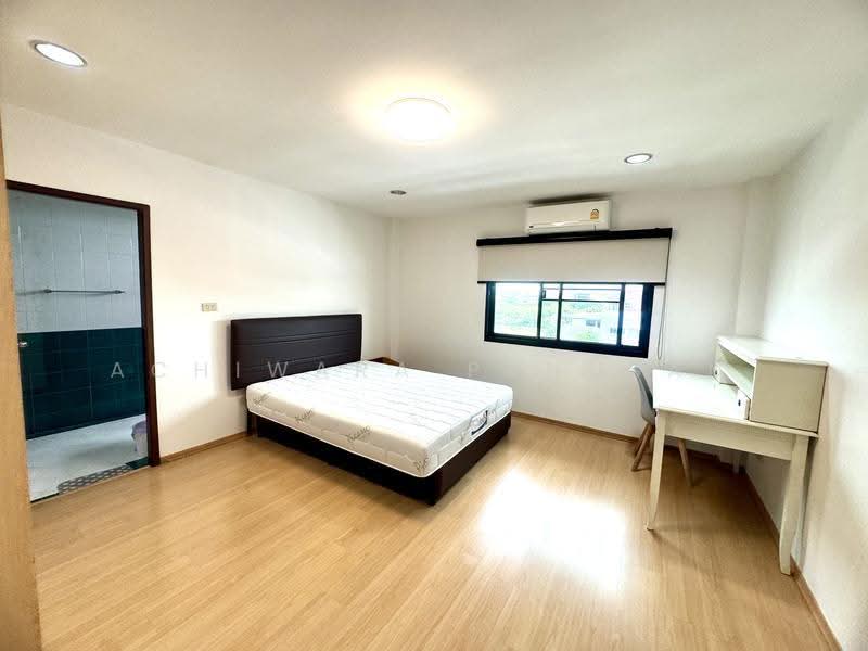 หมู่บ้านรีเจ้นท์รัชดา, Bangkok, สหการประมูล, Huai Khwang, Bangkok, , 500 sqm, Office Space For Rent, by Achiwara Panusan, 500515982 - DDproperty.com
