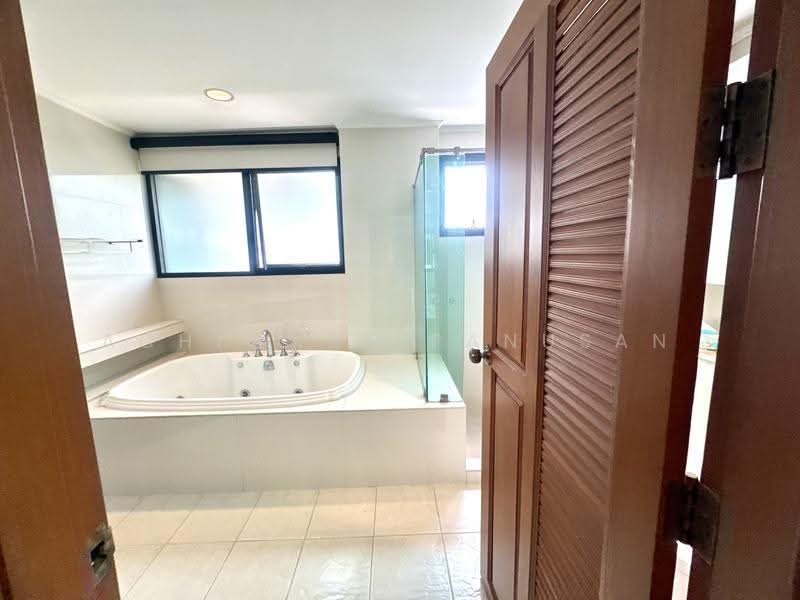 หมู่บ้านรีเจ้นท์รัชดา, Bangkok, สหการประมูล, Huai Khwang, Bangkok, , 500 sqm, Office Space For Rent, by Achiwara Panusan, 500515982 - DDproperty.com