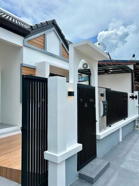 House for sale 4.49 M Fully renovated home 3 bedroom, Phuket, Ratsada, Muang Phuket, Phuket, 3 Bedrooms, 140 sqm, Semi-Detached House (Twin House) For Sale, by ภควรรณ จันทร์เดิม, 500516014 - DDproperty.com