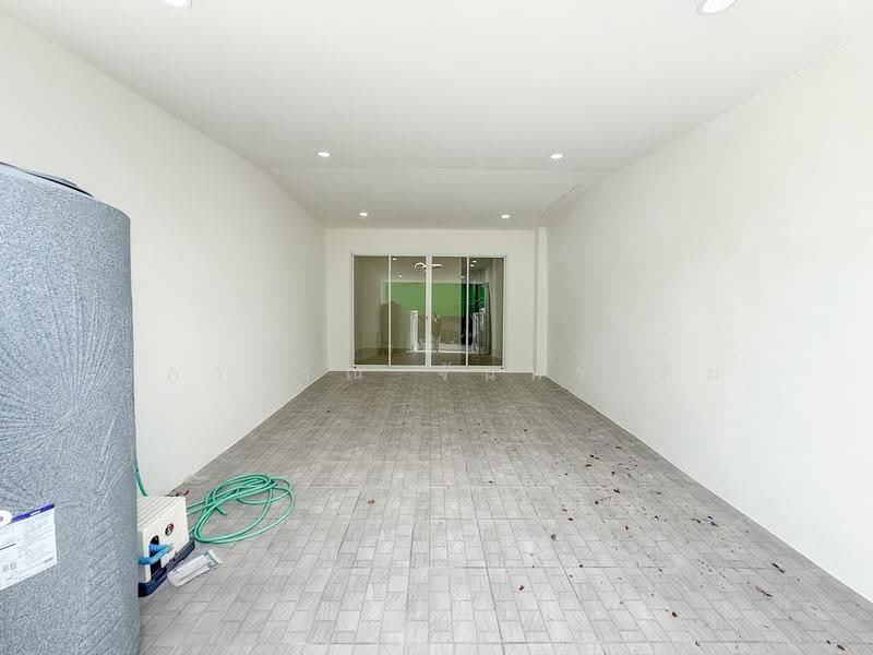 Special price 3.29 fully renovated townhouse in Phuket, Phuket, Wichit, Muang Phuket, Phuket, 3 Bedrooms, 120 sqm, Townhouse For Sale, by ภควรรณ จันทร์เดิม, 500516066 - DDproperty.com