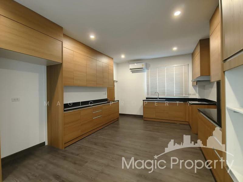4 Bedroom Single House For Rent in Soi Sukhumvit 65, Bangkok, สุขุมวิท 65, Phra Kanong Nua, Watthana, Bangkok, 4 Bedrooms, 330 sqm, Single Detached House For Rent, by Magic Property, 500516074 - DDproperty.com