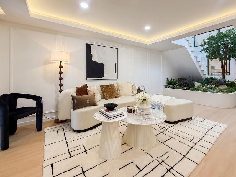 Khlongtan Nivet, Bangkok, 20 Soi Pridi Banomyong 42, Khlong Tan Nua, Watthana, Bangkok, 3 Bedrooms, 192 sqm, Townhouse For Sale, by วรเมธ นิลสุวรรณ, 500516118 - DDproperty.com