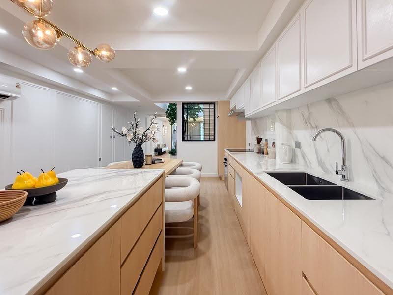 Khlongtan Nivet, Bangkok, 20 Soi Pridi Banomyong 42, Khlong Tan Nua, Watthana, Bangkok, 3 Bedrooms, 192 sqm, Townhouse For Sale, by วรเมธ นิลสุวรรณ, 500516118 - DDproperty.com