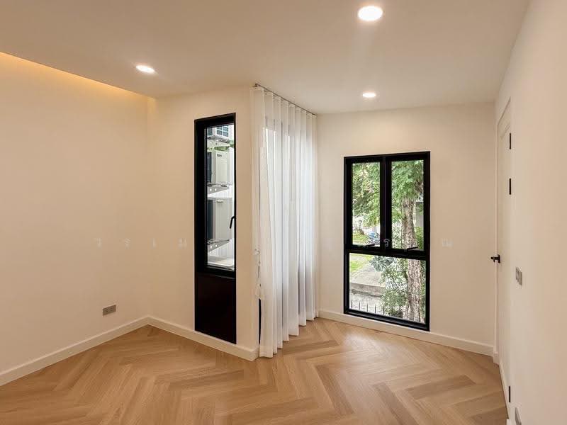 Khlongtan Nivet, Bangkok, 20 Soi Pridi Banomyong 42, Khlong Tan Nua, Watthana, Bangkok, 3 Bedrooms, 192 sqm, Townhouse For Sale, by วรเมธ นิลสุวรรณ, 500516118 - DDproperty.com