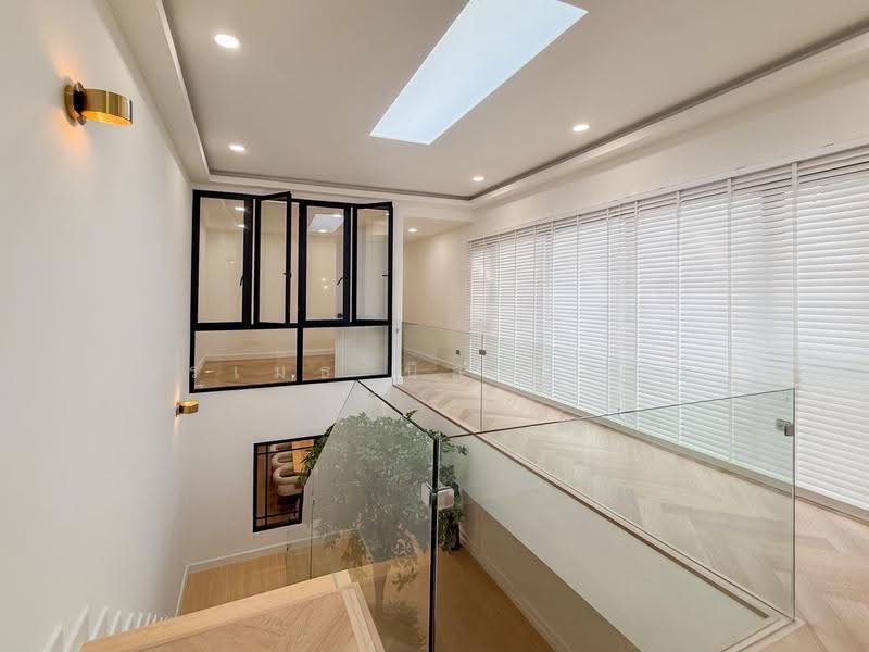 Khlongtan Nivet, Bangkok, 20 Soi Pridi Banomyong 42, Khlong Tan Nua, Watthana, Bangkok, 3 Bedrooms, 192 sqm, Townhouse For Sale, by วรเมธ นิลสุวรรณ, 500516118 - DDproperty.com