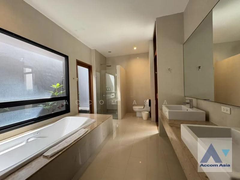 House, Bangkok, Khlong Tan Nua, Watthana, Bangkok, 3 Bedrooms, 300 sqm, Single Detached House For Rent, by Accom Asia, 500516123 - DDproperty.com