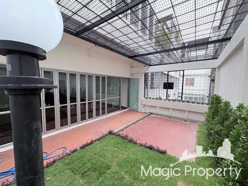 4 Bedroom Townhouse near Banthat Thong For Rent, Bangkok, ถนนจารุเมือง, Rong Muang, Pathum Wan, Bangkok, 4 Bedrooms, 1,000 sqm, Townhouse For Rent, by Magic Property, 500516126 - DDproperty.com