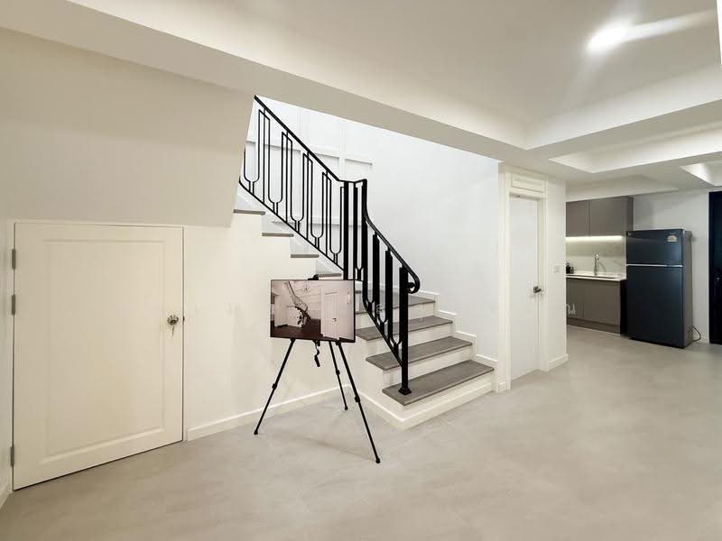 Khlongtan Nivet, Bangkok, 20 Soi Pridi Banomyong 42, Khlong Tan Nua, Watthana, Bangkok, 3 Bedrooms, 192 sqm, Townhouse For Sale, by วรเมธ นิลสุวรรณ, 500516135 - DDproperty.com