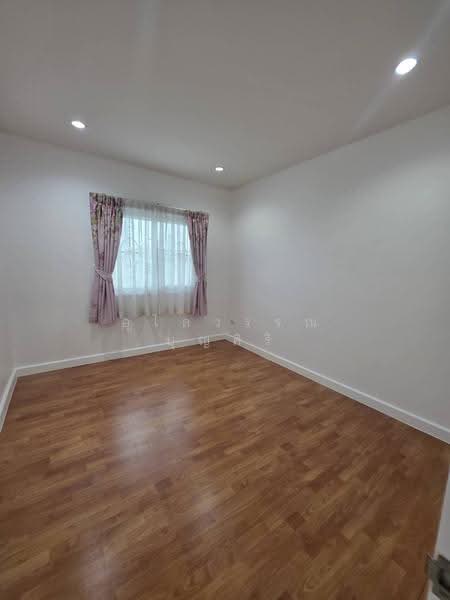 Two-story townhomes near BTS Sri Eiam and Sri Udom, Bangkok, ศรีนครินทร์, Nong Bon, Prawet, Bangkok, 4 Bedrooms, 180 sqm, Townhouse For Rent, by Ulaiwan Boonsiri, 500516136 - DDproperty.com