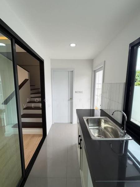 Townhome for sale, Soi Lat Phrao 110, Bangkok, ลาดพร้าว, Phlapphla, Wang Thonglang, Bangkok, 4 Bedrooms, 200 sqm, Townhouse For Sale, by Poonyaporn Veerabulyarit, 500516219 - DDproperty.com