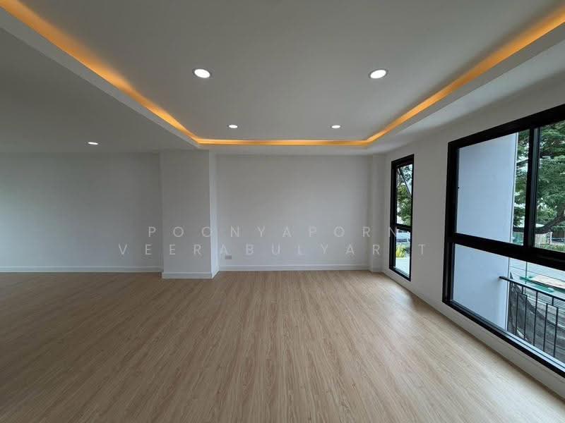 Townhome for sale, Soi Lat Phrao 110, Bangkok, ลาดพร้าว, Phlapphla, Wang Thonglang, Bangkok, 4 Bedrooms, 200 sqm, Townhouse For Sale, by Poonyaporn Veerabulyarit, 500516219 - DDproperty.com