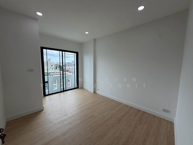 Townhome for sale, Soi Lat Phrao 110, Bangkok, ลาดพร้าว, Phlapphla, Wang Thonglang, Bangkok, 4 Bedrooms, 200 sqm, Townhouse For Sale, by Poonyaporn Veerabulyarit, 500516219 - DDproperty.com