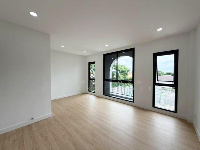 Townhome for sale, Soi Lat Phrao 110, Bangkok, ลาดพร้าว, Phlapphla, Wang Thonglang, Bangkok, 4 Bedrooms, 200 sqm, Townhouse For Sale, by Poonyaporn Veerabulyarit, 500516219 - DDproperty.com