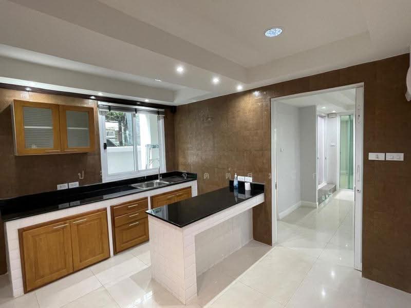 Detached house 4 Bedrooms in Sukhumvit 65 about 5-10 min to St Andrew In'tl school Sukhumvit, Bangkok, สุขุมวิท 65, Phra Kanong Nua, Watthana, Bangkok, 4 Bedrooms, 200 sqm, Single Detached House For Rent, by ปรีชา จิตต์สมนึก, 500516226 - DDproperty.com