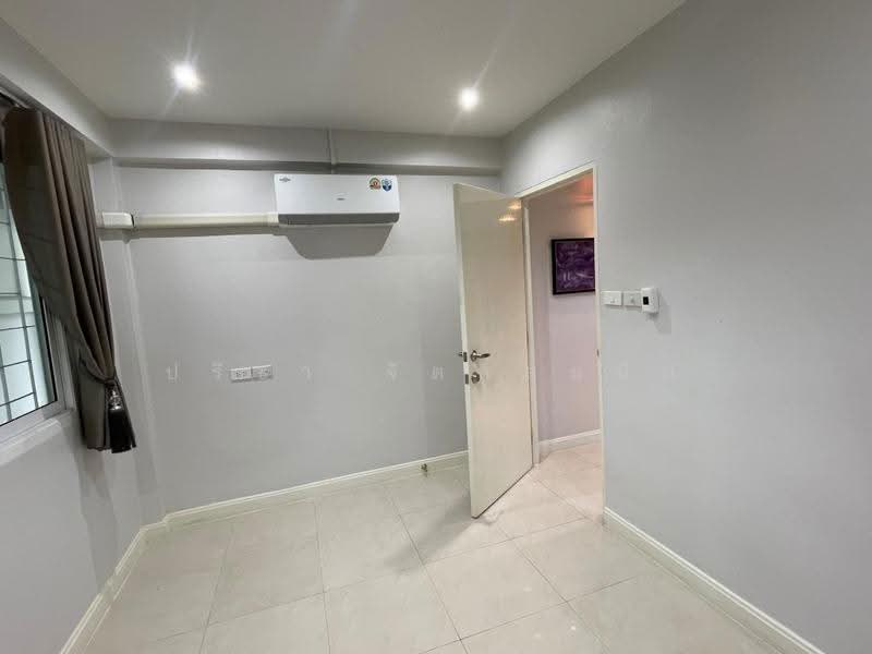 บ้านเดี่ยว 2 ชั้น มี 4 ห้องนอน ตกแต่งเฟอร์นิเจอร์พร้อมอยู่ สุขุมวิท 63-71, กรุงเทพ, สุขุมวิท 65, พระโขนงเหนือ, วัฒนา, กรุงเทพ, 200 ตร.ม., บ้านเดี่ยว ให้เช่า, โดย ปรีชา จิตต์สมนึก, 500516226 - DDproperty.com