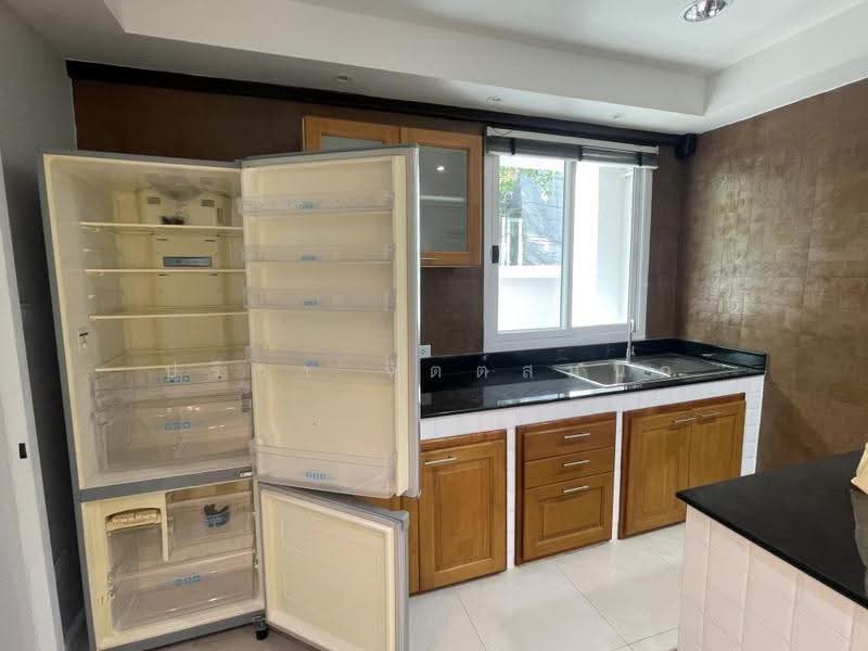 บ้านเดี่ยว 2 ชั้น มี 4 ห้องนอน ตกแต่งเฟอร์นิเจอร์พร้อมอยู่ สุขุมวิท 63-71, กรุงเทพ, สุขุมวิท 65, พระโขนงเหนือ, วัฒนา, กรุงเทพ, 200 ตร.ม., บ้านเดี่ยว ให้เช่า, โดย ปรีชา จิตต์สมนึก, 500516226 - DDproperty.com