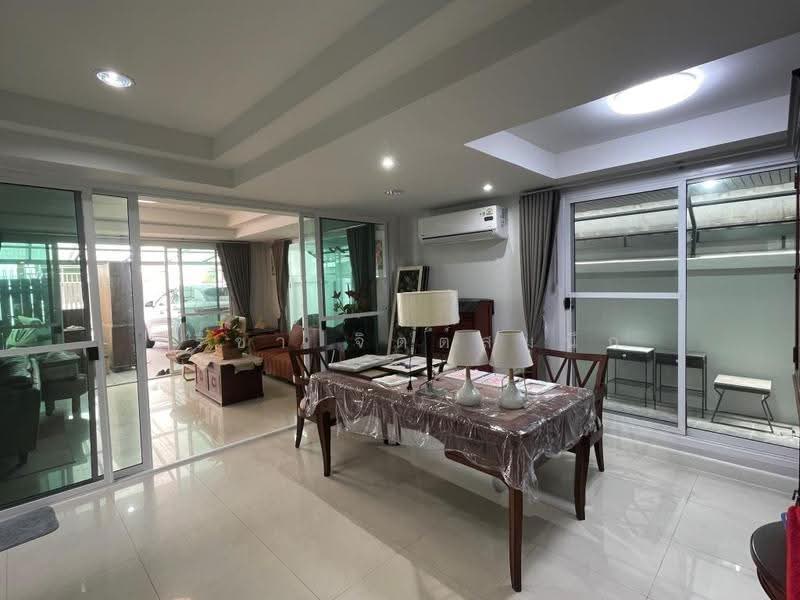 บ้านเดี่ยว 2 ชั้น มี 4 ห้องนอน ตกแต่งเฟอร์นิเจอร์พร้อมอยู่ สุขุมวิท 63-71, กรุงเทพ, สุขุมวิท 65, พระโขนงเหนือ, วัฒนา, กรุงเทพ, 200 ตร.ม., บ้านเดี่ยว ให้เช่า, โดย ปรีชา จิตต์สมนึก, 500516226 - DDproperty.com