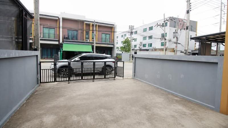 2-Storey Townhome for Sale at Parco Land, Noen Phayom Road, Map Ta Phut, Rayong , Near RIL Industria, Rayong, เนินพยอม, Map Ta Phut, Muang Rayong, Rayong, 2 Bedrooms, 100 sqm, Townhouse For Sale, by สุเทพ พสุวณิชย์กุล, 500516238 - DDproperty.com