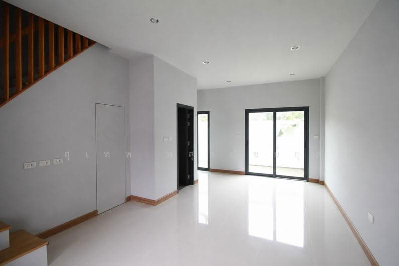 ขายทาวน์โฮม 2 ชั้น พาร์โก้แลนด์(Parco land) ถ.เนินพยอม มาบตาพุด ระยอง ใกล้นิคมฯ RIL, ระยอง, เนินพยอม, มาบตาพุด, เมืองระยอง, ระยอง, 100 ตร.ม., ทาวน์เฮ้าส์ ขาย, โดย สุเทพ พสุวณิชย์กุล, 500516238 - DDproperty.com