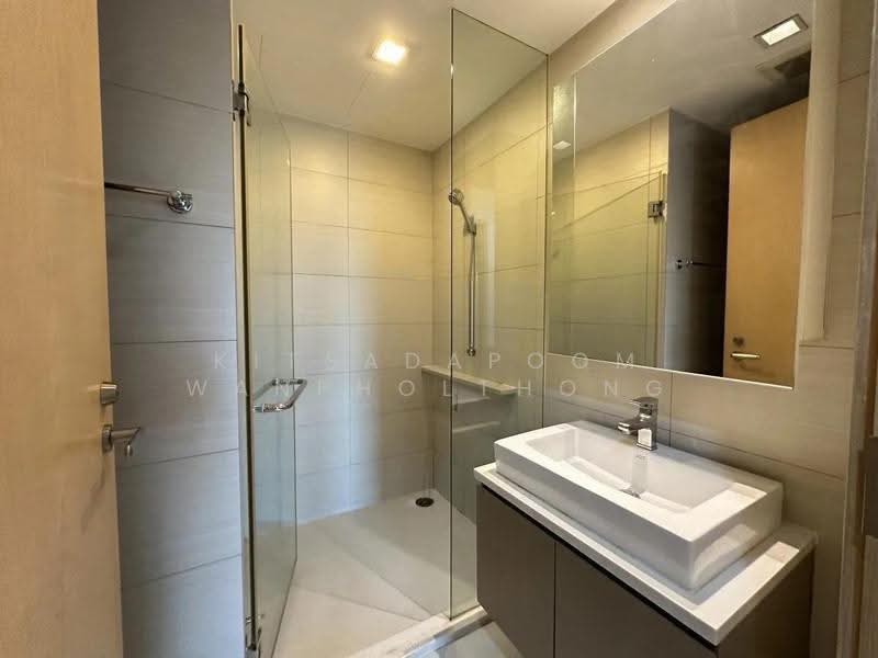 Siri At Sukhumvit, Bangkok, 902 Sukhumvit Road, Phra Kanong, Khlong Toei, Bangkok, 2 Bedrooms, 70 sqm, Condo For Rent, by Kitsadapoom Wanpholthong, 500516242 - DDproperty.com