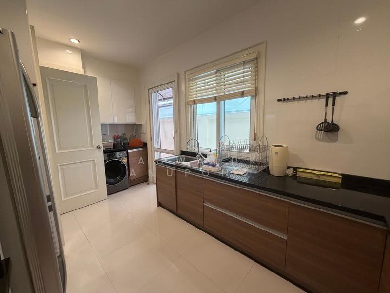 Villa Nakarin Onnut-Wongwaen, Bangkok, Sukhapiban 2 Road, Prawet, Bangkok, 4 Bedrooms, 280 sqm, Single Detached House For Sale, by Saowaluk Anupong, 500516433 - DDproperty.com