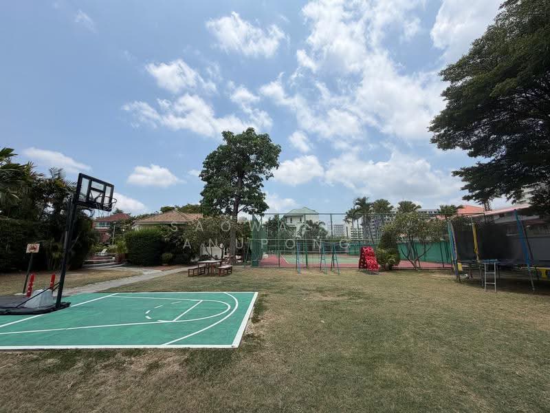 Villa Nakarin Onnut-Wongwaen, Bangkok, Sukhapiban 2 Road, Prawet, Bangkok, 4 Bedrooms, 280 sqm, Single Detached House For Sale, by Saowaluk Anupong, 500516433 - DDproperty.com