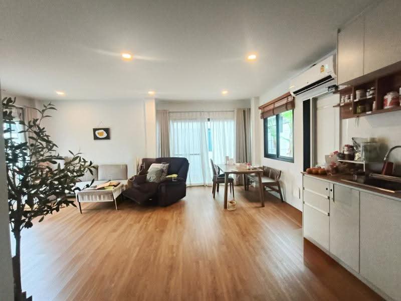 Lumpini Townplace Sukhumvit-Srinakarin : ลุมพินี ทาวน์เพลส สุขุมวิท-ศรีนครินทร์, สมุทรปราการ, สำโรงเหนือ, เมืองสมุทรปราการ, สมุทรปราการ, 158 ตร.ม., บ้านเดี่ยว ขาย, โดย The Best Property แต, 500516461 - DDproperty.com