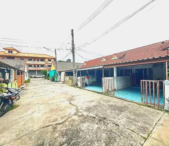 ทาวน์เฮ้าส์หนองไม้แดง ชลบุรี, Chon Buri (Pattaya), Nong Mai Daeng, Muang Chon Buri, Chon Buri (Pattaya), 2 Bedrooms, 40 sqm, Townhouse For Sale, by The Best Property เปียนโน, 500516476 - DDproperty.com