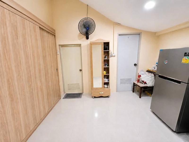 ทาวน์เฮ้าส์หนองไม้แดง ชลบุรี, Chon Buri (Pattaya), Nong Mai Daeng, Muang Chon Buri, Chon Buri (Pattaya), 2 Bedrooms, 40 sqm, Townhouse For Sale, by The Best Property เปียนโน, 500516476 - DDproperty.com